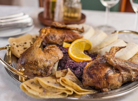 Fantastické kačacie hody v Štefánke. Zaručený spôsob, ako ulahodiť svojim chuťovým bunkám a vychutnať si fantastickú pochúťku. 