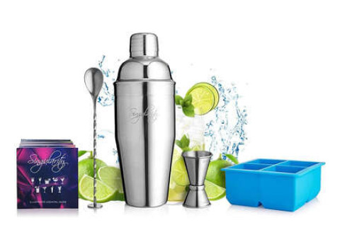 Kvalitný nerezový Shaker so vstavaným filtrom, odmerkou, lyžicou na miešanie, silikónovou formou.