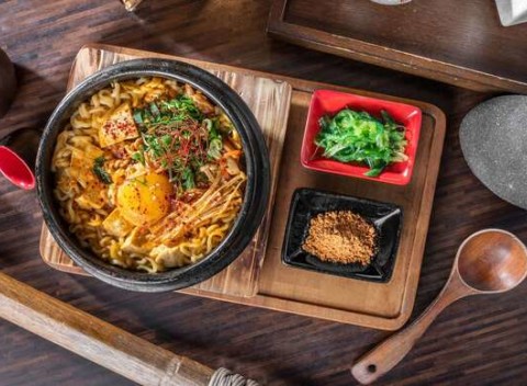 Gastronomické legendy ázijskej kuchyne v obľúbenom Việt Phố v Bratislave.