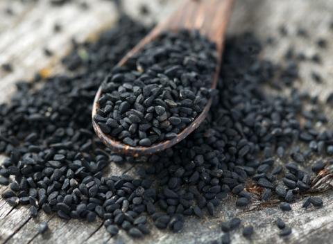 Vitamínové a zdraviu prospešné bomby! BIO egyptská čierna rasca alebo kapsuly cesnak bez zápachu, na prevenciu a posilnenie zdravia. 