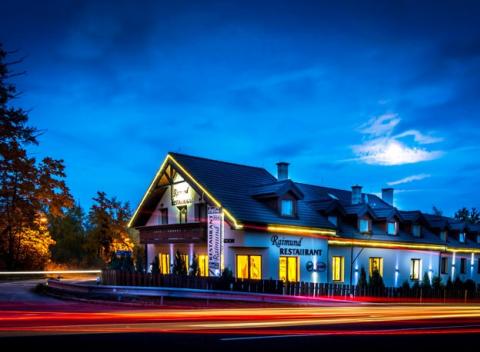 Na úpätí Vysokých Tatrier čaká na vašu návštevu nezvyčajný a útulný penzión Raimund. Užite si skvelú rodinnú dovolenku v objatí hôr. 