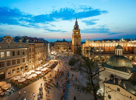 Vydajte sa za pamiatkami do jedného z najkrajších poľských miest do Krakova. Ubytovanie s raňajkami vám poskytne hotel Petrus***.