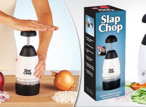 Revolučný ručný krájač Slap Chop. Ručný robot je výborný pomocník pri výrobe chutných a čerstvých šalátov či krájaní ovocia a zeleniny.