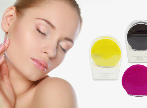 Čistiaca kefka na pleť Pulse na hĺbkové čistenie, odstránenie nečistôt a zvyškov make-upu.