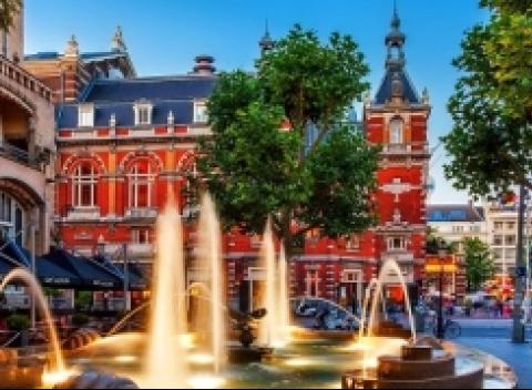 Hotel Schiphol**** neďaleko Amsterdamu na 3 dni pre 2 osoby s raňajkami. Spoznajte Amsterdam plný kvetov a histórie. Teraz len za 218€!