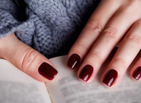Dokonalé nechty bez jedinej chybičky? V salóne HAIR for You to možné je! Vyskúšajte manikúru s gél lakom alebo gélové nechty.