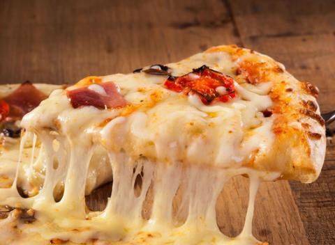 Voňavá a chutná pizza nie je nikdy zlá. Vyberte si z 19 druhov pizze "Classic" presne podľa toho, na čo máte práve chuť v pizzerii Romanza. 