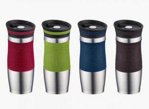 Nestíhate ráno vypiť svoju šálku kávy? Nevadí! Vyrazte na cestu so skvelým termohrnčekom a zoberte si svoj voňavý ranný dúšok zo sebou. 
