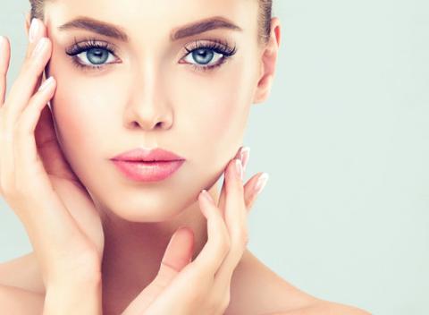 Je čas pripraviť pokožku na zimu a jej nepriaznivé vplyvy. Čistenie pleti kozmetikou SynCare, hydratácia, lifting alebo anti-akné ošetrenie.