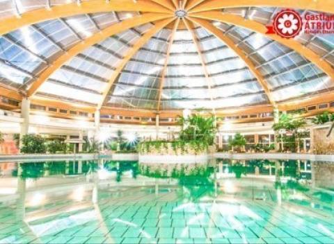 Oddýchnite si v Maďarsku na mieste plnom cyklotrás. Čaká vás 3* hotel Gastland Átrium s polpenziou a celodennou vstupenkou do termal parku. 