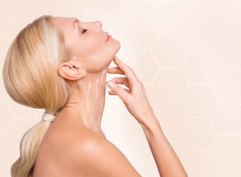 Estetické ošetrenia – plazmalifting, mezoterapia alebo formovanie pier kyselinou hyalurónovou.