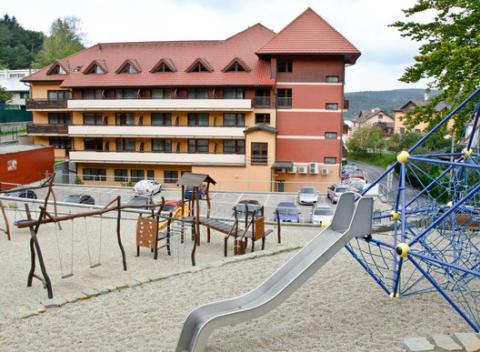 Doprajte si luxusný oddych spolu s deťmi v hoteli Rezidence Ambra**** v Luhačoviciach. Wellness pobyt s chutnou polpenziou počas týždňa. 