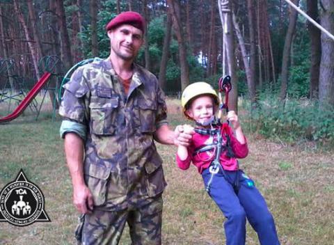 Kurz prežitia pre rodičov a deti v Tactical Combat Academy. Ako nepodľahnúť panike a zvoliť najvhodnejšiu stratégiu na svoju záchranu. 