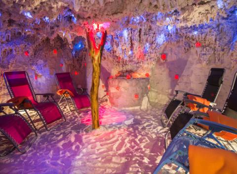 Pobyt v soľnej jaskyni na boj proti chrípke a posilnenie imunity. 45 minút dokonalého a zdraviu prospešného relaxu. 