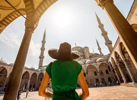 Prežite jedinečný víkend v Istanbule v meste, ktoré spája kontinenty, kultúry a náboženstvá. Letecky z Košíc na 5 dní v kvalitnom 4* hoteli.