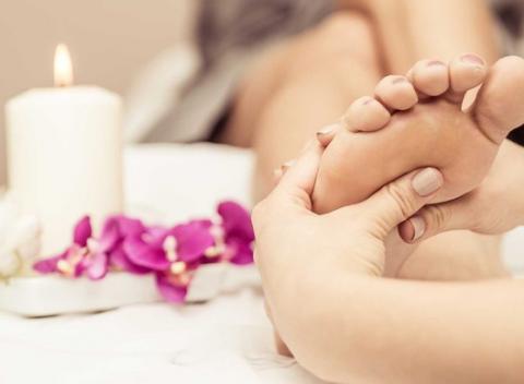 Reflexná masáž – najúčinnejšia alternatívna medicína, ktorá prináša pozitívny vplyv na jednotlivé vnútorné orgány človeka.