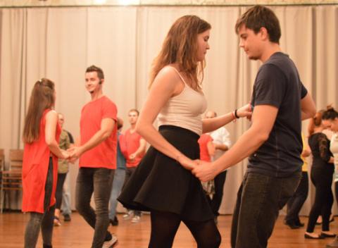 Kurz kubánskej salsy pre začiatočníkov počas 8 týždňov. Salsa je spojenie skvelej zábavy, zdravého pohybu, ale aj psychického oddychu. 