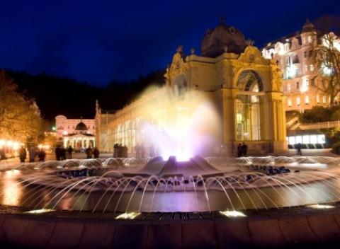 Mariánské Lázně, to sú nádherné kúpeľné parky, romantické kolonády a pôvabné pavilóny. Pobyt v hoteli Haná*** v centre mesta s polpenziou.