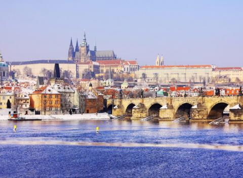 Spoznajte čarovnú stovežatú Prahu s ubytovaním v štýlovom hoteli NH Prague**** s vlastnou unikátnou lanovkou a možnosťou plavby po Vltave.