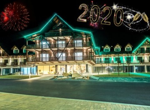 SILVESTER so skupinou Desmod neďaleko Terchovej vo Village Resorte Hanuliak**** s wellness.