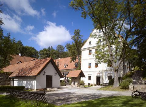 Aktívne strávená dovolenka neďaleko očarujúceho miesta Telč s úžasnou prírodou. Pobyt v 4* Hoteli Šiškův mlyn s polpenziou a wellness. 