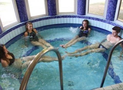 Užite si pobyt v maďarskom meste Komárom a ubytujte sa v hoteli Thermál v areáli kúpeľov. Čaká vás neobmedzený vstup do termálov, raňajky.