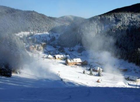 Celodenný skipass do SKI Mlynky - Biele Vody. Čaká vás perfektná lyžovačka v lyžiarskom stredisku v Slovenskom raji.