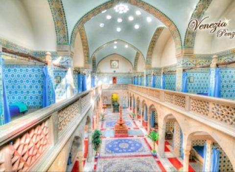 Relaxujte v najvyhľadávanejšom slovenskom kúpeľnom meste Trenčianske Teplice s raňajkami a fľašou vína pre dve osoby.