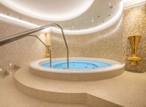 Relax s exkluzívnym wellness a polpenziou v historickom hoteli KULTÚRA***  na Liptove.