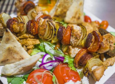 Orientálne špeciality s nádychom exotiky pre dvoch. Podmanivé chute Orientu z originálnych surovín podľa tradičných receptov.