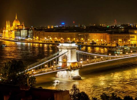 Nezabudnuteľný romantický pobyt v Budapešti. Pobyt v hoteli Pólus*** s raňajkami, bazénom a fitness neobmedzene, dieťa do 9,9 rokov zadarmo.