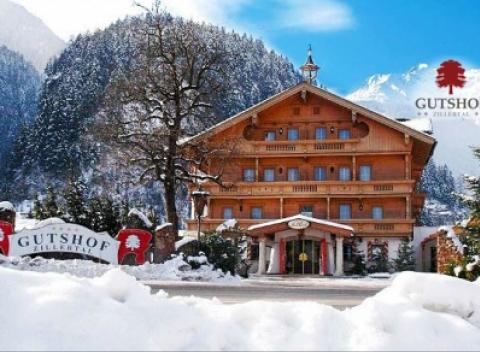 Rozprávková dovolenka v aplskom 4* hoteli Gutshof Zillertal. Neďaleko ubytovania super lyžovanie na ľadovci Hintertux.