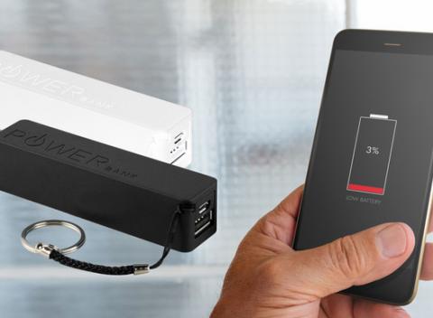 Univerzálna núdzová nabíjačka Power bank, kapacita 2600 mAh. Povinná výbava na cesty, i všade tam, kde potrebujete mať vždy dostatok šťavy.