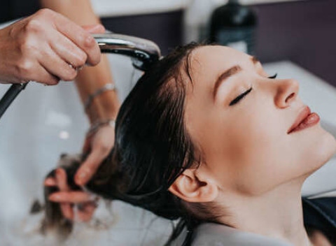 Inzone - Kompletný dámsky strih alebo farbenie v salóne Inzone na Kukučínovej ulici.