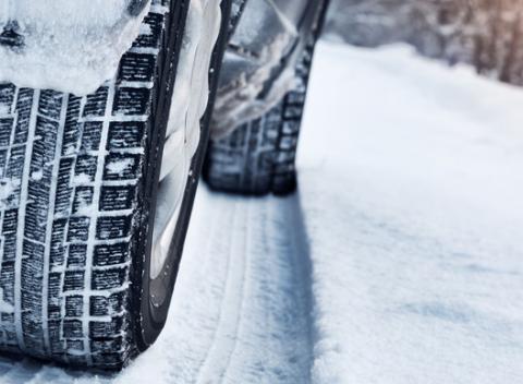 Prezutie pneumatík a vyváženie pre posledných mohykánov. Užívajte si lepšie jazdné vlastnosti a vyššiu mieru bezpečnosti počas celej zimy. 