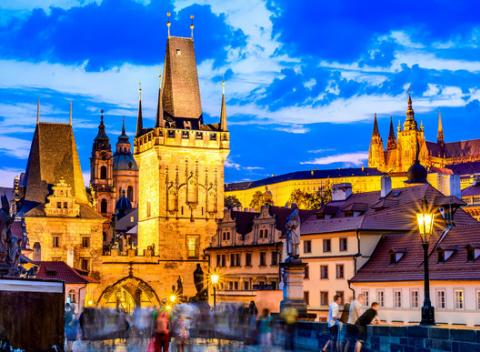 Vydajte sa do Prahy za zábavou, pamiatkami i kultúrou. Pobyt s raňajkami v Hoteli Prague Star**** priamo v centre mesta.