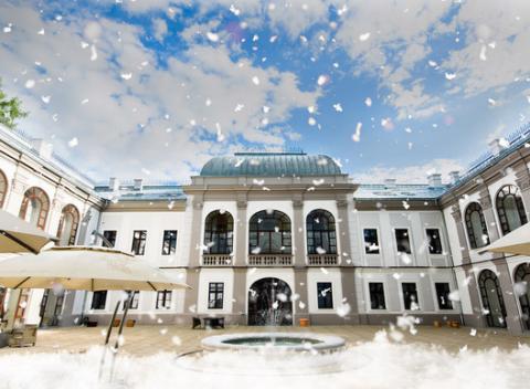 Zimná rozprávka pre 2 v romantickom historickom kaštieli s neobmedzeným kráľovským wellness. To je pobyt v luxusnom Gino Park Palace****.