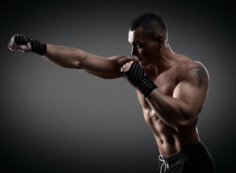 Box - 12x, 60 minútový špecializovaný tréning za mesiac. Tréningy pre začiatočníkov aj pokročilých, pre tých čo si chcú poriadne udrieť.