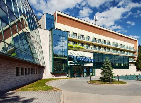 Dovolenka plná wellness a skvelého jedla v nádhernom horskom prostredí pri kúpeľnom mestečku Krynica-Zdrój s ubytovaním v hoteli Pegaz****. 