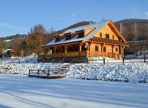 Skrytý poklad Kremnických vrchov! Ten, kto ho nájde, zažije ticho a relax a množstvo aktivít. Rodinný pobyt v Zrube pod Borovicou.