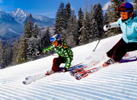 Lyžovačka pre celú rodinu v stredisku Ski Monkova dolina v nádhernom prostredí Belianskych Tatier. Skipass podľa výberu. 