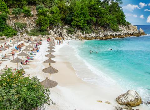 Naplánujte si už teraz letnú dovolenku! Fantastický pobyt na gréckom ostrove Thassos s polpenziou a ubytovaním len 50 m od mora. 