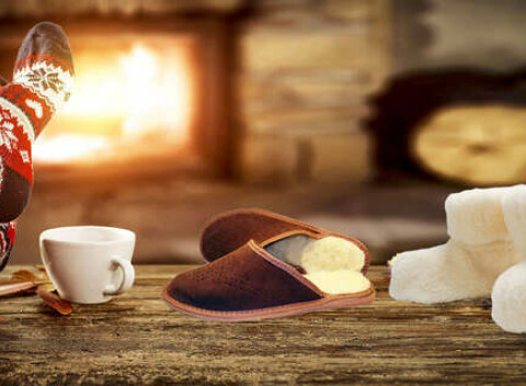 Hrejivá vesta, papuče alebo kapce z ovčej vlny. Skvelý darček nie len pre seniorov.