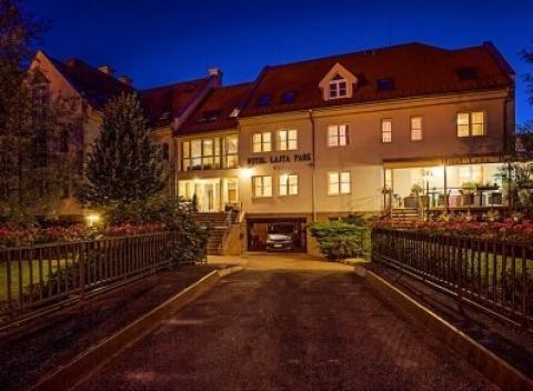 Načerpajte novú energiu počas víkendového wellness pobytu s polpenziou v luxusnom hoteli Lajta Park**** v maďarskom meste Mosonmagyaróvár.