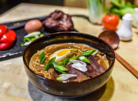 Dobrou ázijskou kuchyňou sa snáď nikto nepreje. Trojchodová večera najlepších ázijských chutí pre 2 v reštaurácii Dynasty Asian Restaurant.