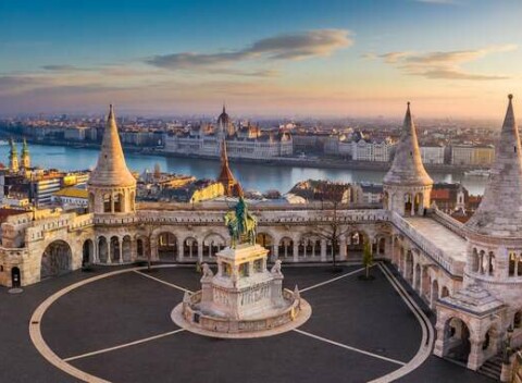 Hotel Gloria*** Budapest City Center s raňajkami, pálenkou na privítanie a večerou v deň príchodu.