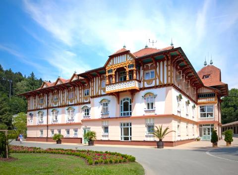 Túžite po odpočinku? Vydajte sa na pobyt pre dvoch do kúpeľného mesta Luhačovice aj so zľavami do vodného centra.