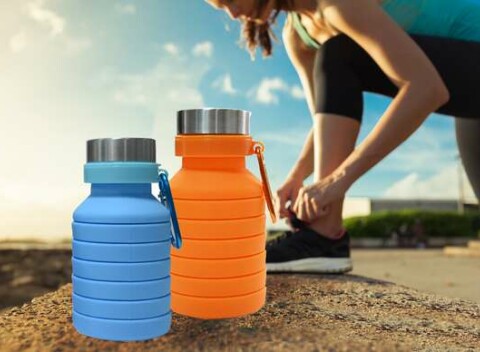 Praktická skladacia silikónová fľaša s objemom 300 – 550 ml v 5 farbách.