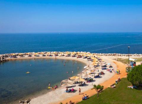 Chorvátska Istria je kúzelným miestom, ktoré musíte spoznať! Rodinná dovolenka s polpenziou v Aminess Laguna Hotel***Novigrad, 50m od pláže.