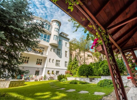 Hotel Arcus vám ponúka ubytovanie s raňajkami v tichej rezidenčnej štvrti v Bratislave.